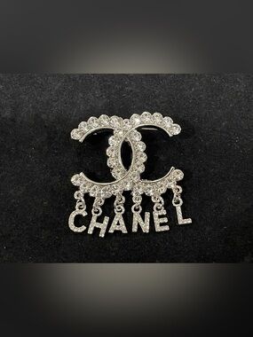 Fashion Jewelry Silver Crystal CC Logo Dangle Letter Brooch